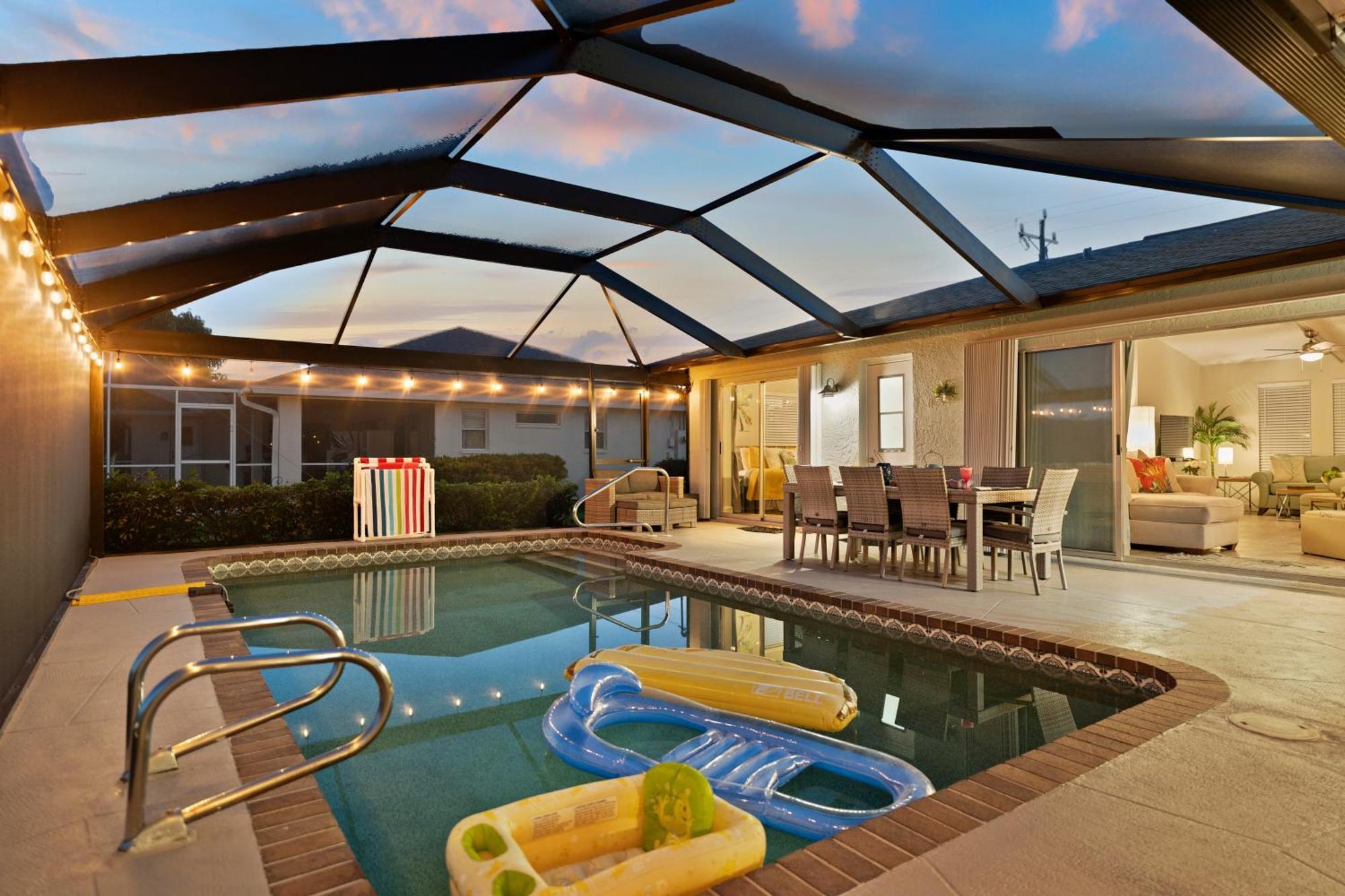 Serenity Waterfront Villa With King Suite, Private Pool, Great Lanai Enclosure And Long Water Views Cape Coral Bagian luar foto