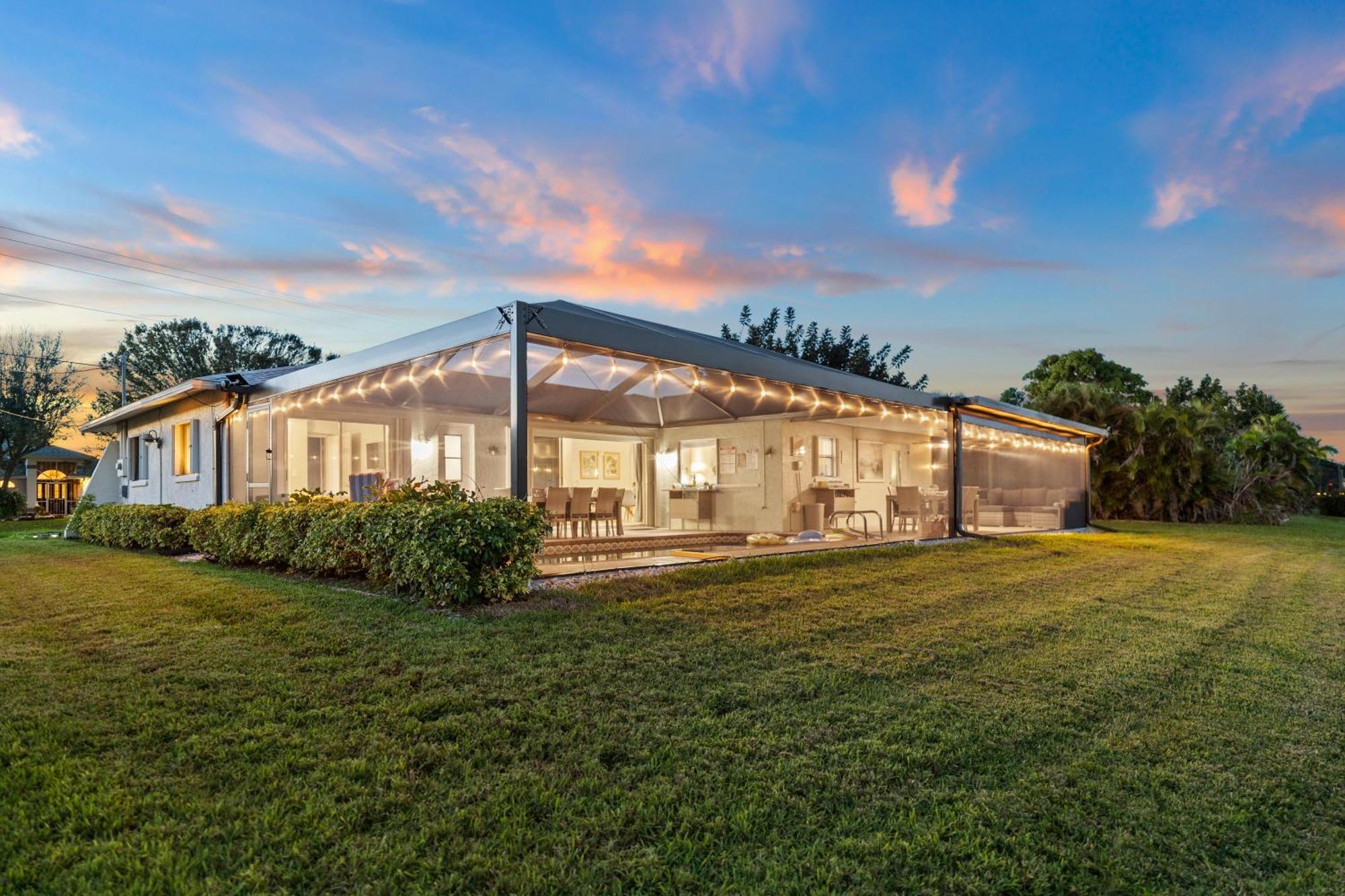 Serenity Waterfront Villa With King Suite, Private Pool, Great Lanai Enclosure And Long Water Views Cape Coral Bagian luar foto