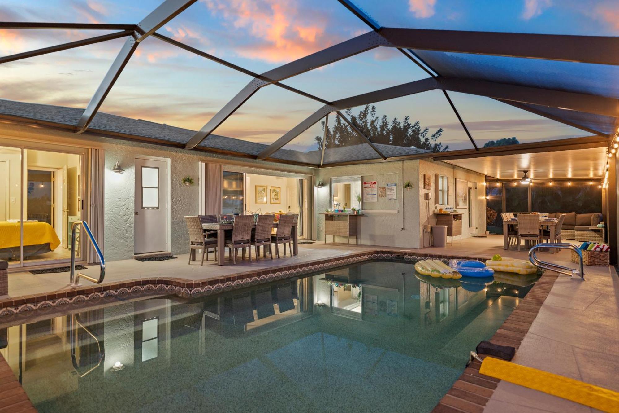 Serenity Waterfront Villa With King Suite, Private Pool, Great Lanai Enclosure And Long Water Views Cape Coral Bagian luar foto
