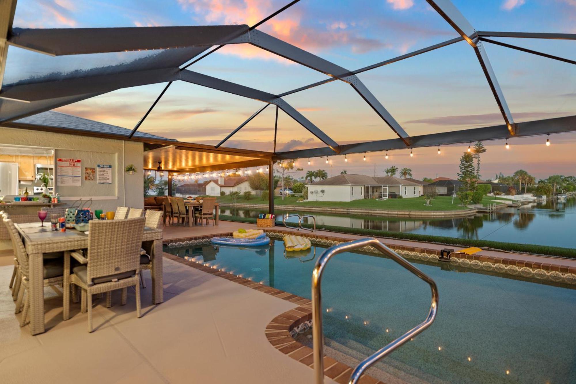 Serenity Waterfront Villa With King Suite, Private Pool, Great Lanai Enclosure And Long Water Views Cape Coral Bagian luar foto