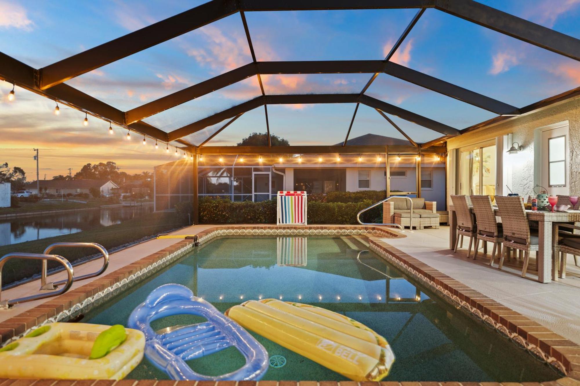 Serenity Waterfront Villa With King Suite, Private Pool, Great Lanai Enclosure And Long Water Views Cape Coral Bagian luar foto