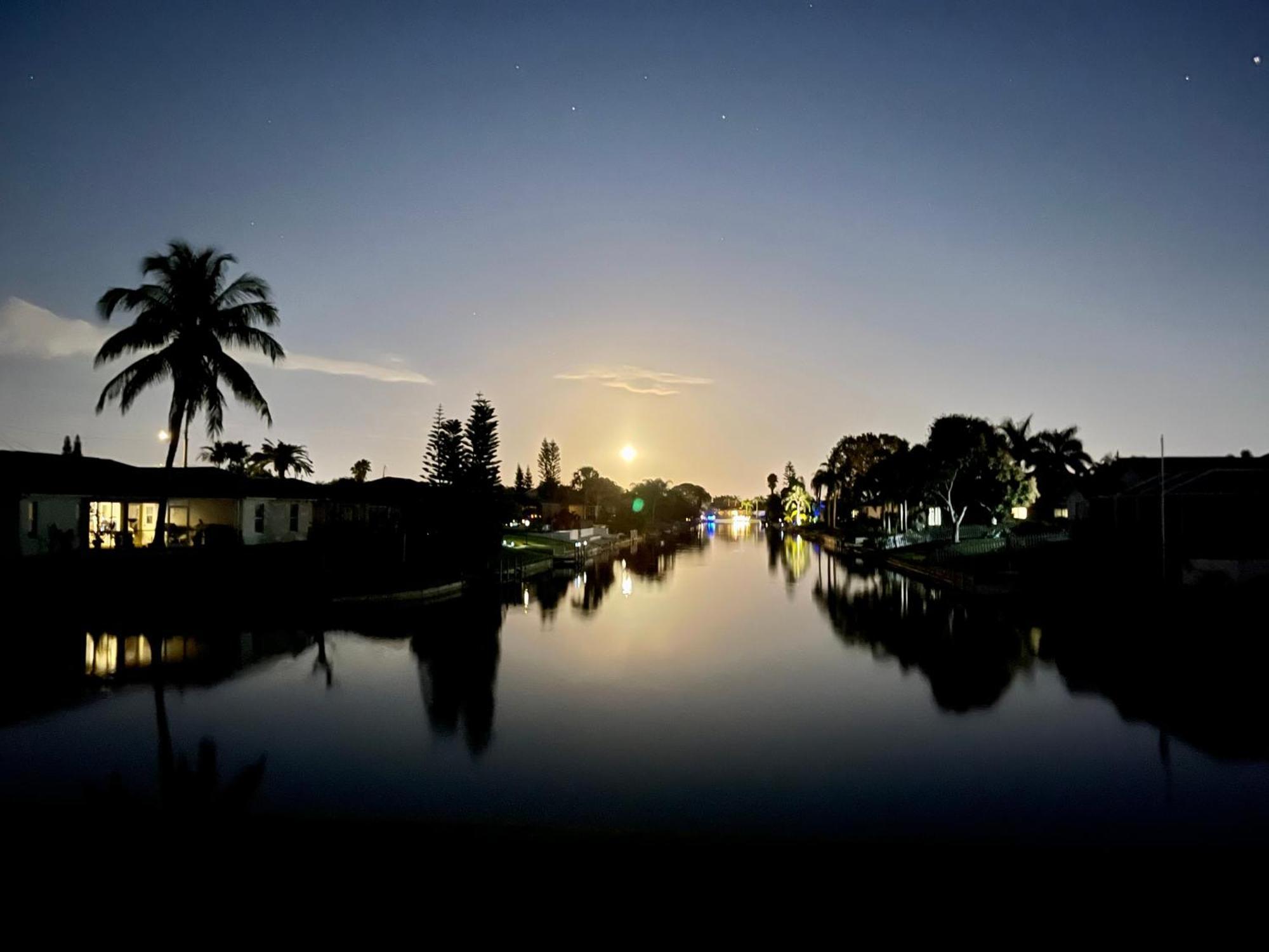 Serenity Waterfront Villa With King Suite, Private Pool, Great Lanai Enclosure And Long Water Views Cape Coral Bagian luar foto