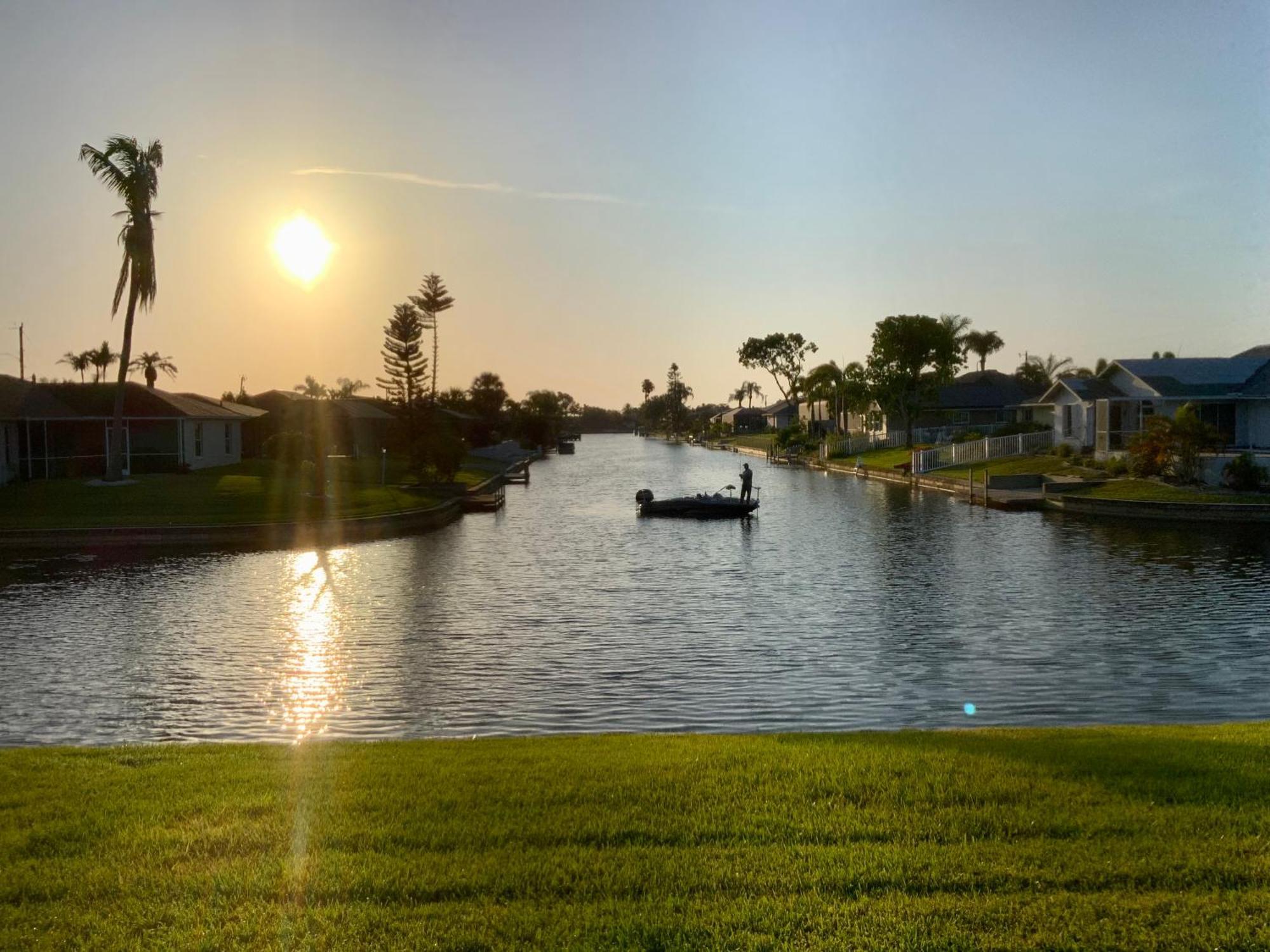 Serenity Waterfront Villa With King Suite, Private Pool, Great Lanai Enclosure And Long Water Views Cape Coral Bagian luar foto