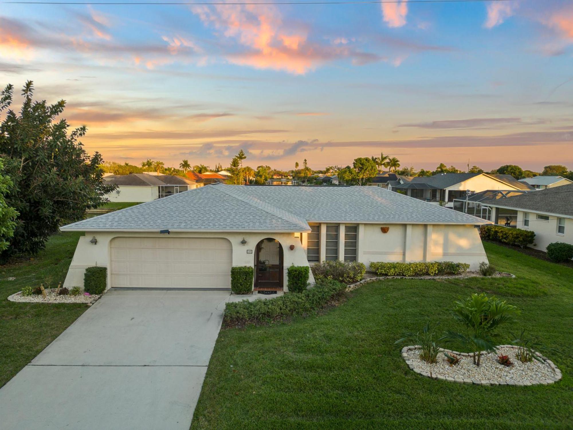 Serenity Waterfront Villa With King Suite, Private Pool, Great Lanai Enclosure And Long Water Views Cape Coral Bagian luar foto