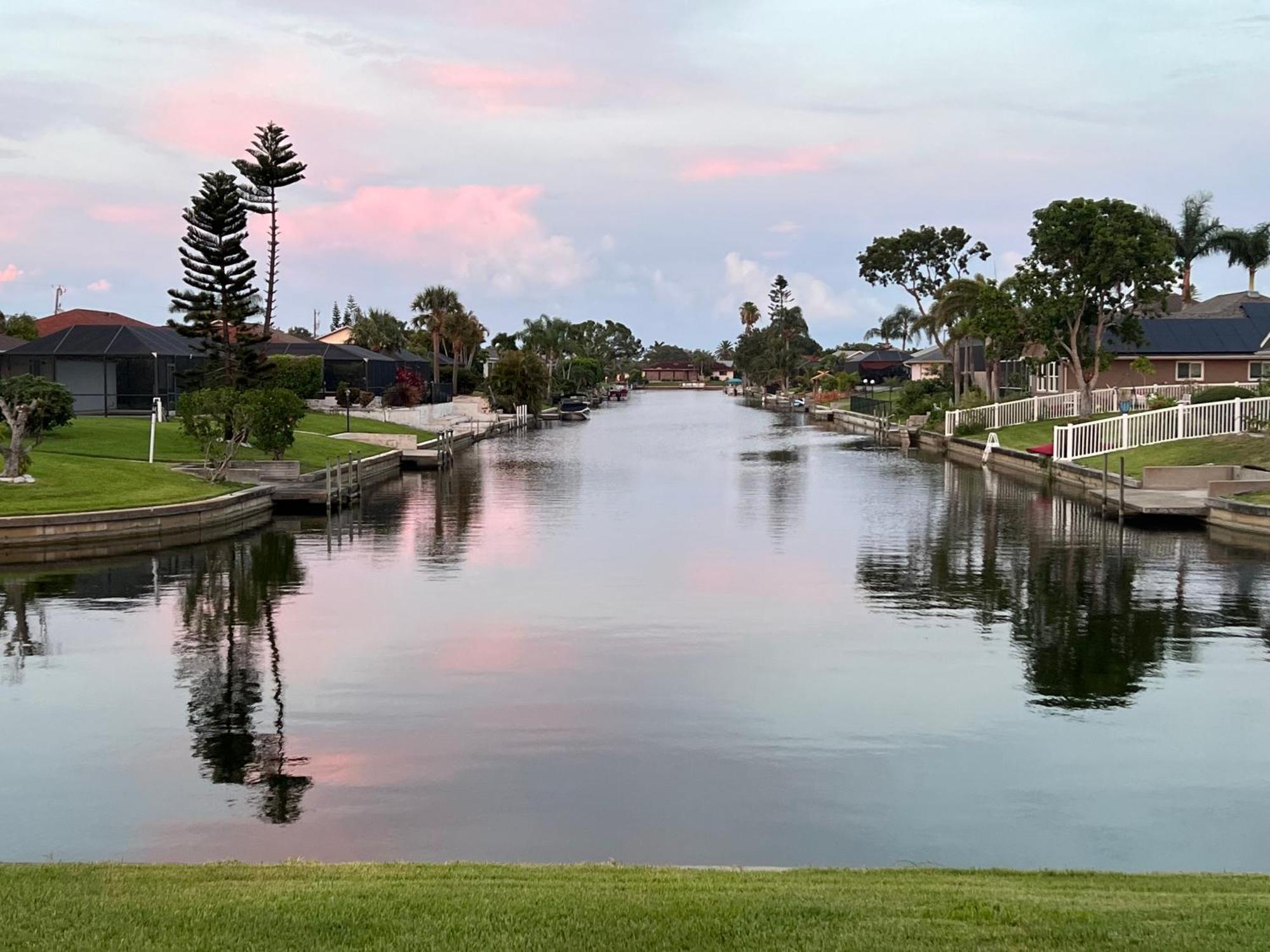 Serenity Waterfront Villa With King Suite, Private Pool, Great Lanai Enclosure And Long Water Views Cape Coral Bagian luar foto