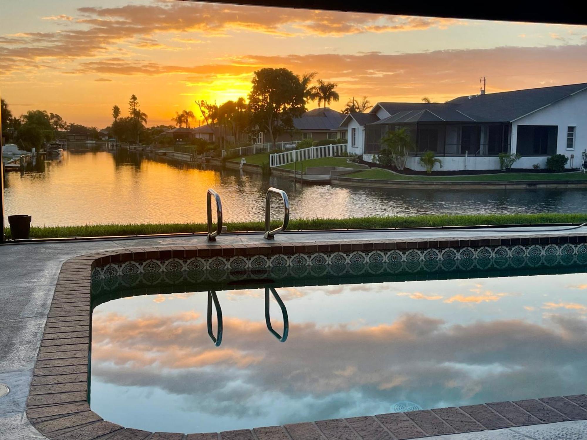 Serenity Waterfront Villa With King Suite, Private Pool, Great Lanai Enclosure And Long Water Views Cape Coral Bagian luar foto